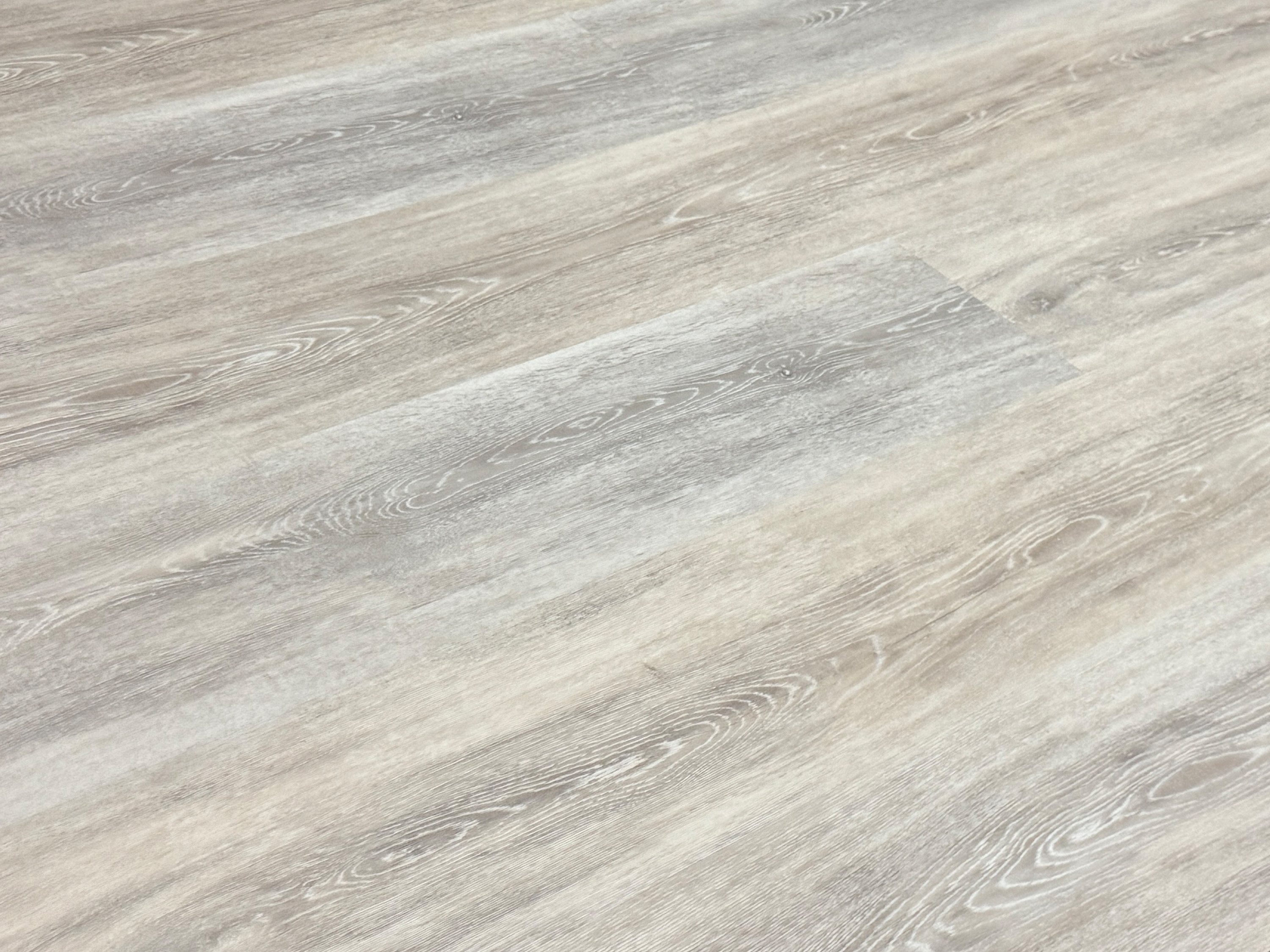 Vinylboden Eiche Premium Silber Rigid Klickvinyl 6,5 mm Stark, V4 Fuge, inkl. 1 mm Trittschalldämmung