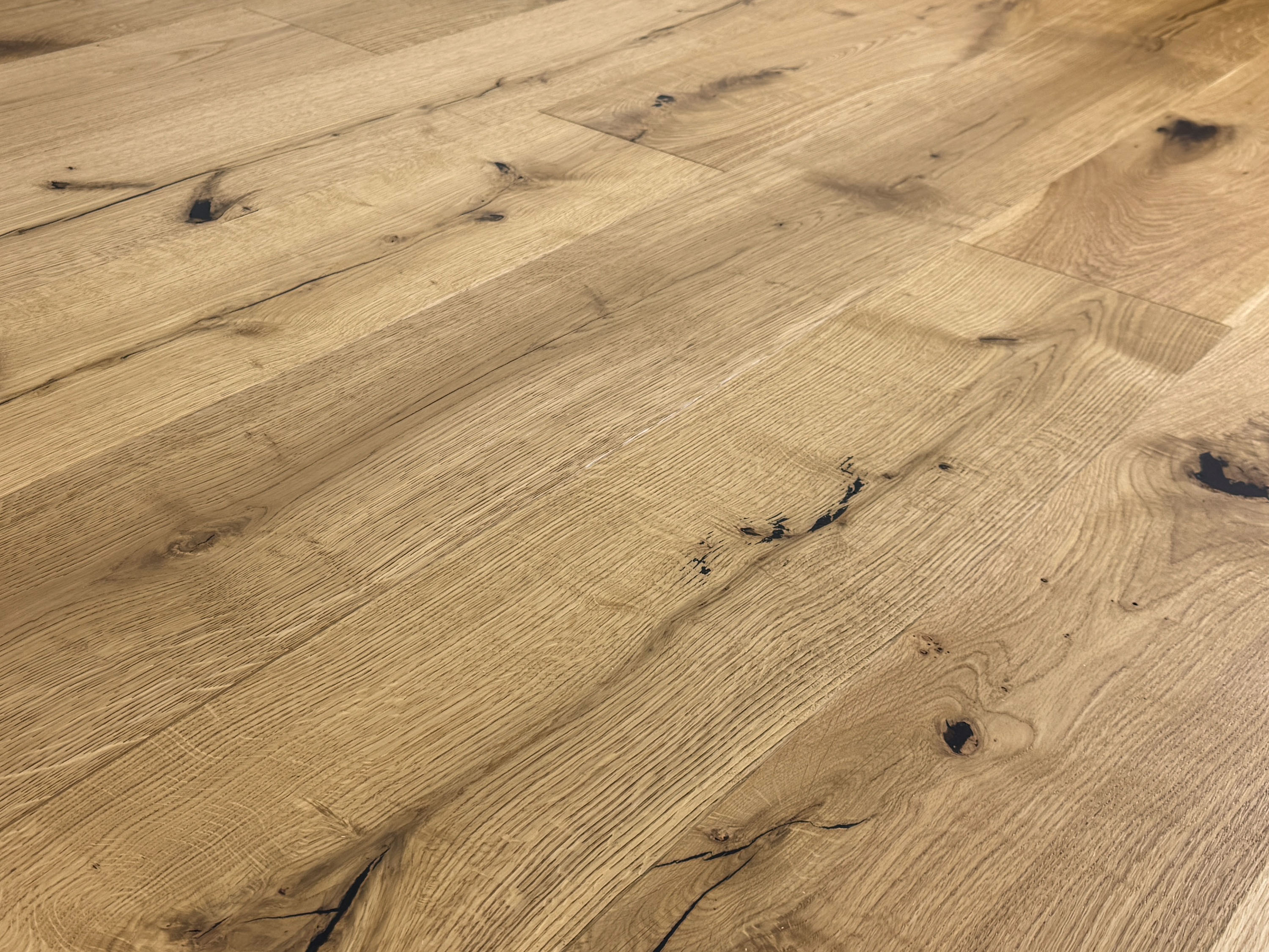 Parkettboden Eiche Rustikal XL Landhausdiele 3 Schicht 220 mm Breit gebürstet & endgeölt, 2G Klicksystem Parkettboden Eiche Rustikal XL Landhausdiele 3 Schicht 220 mm Breit gebürstet & endgeölt, 2G Klicksystem