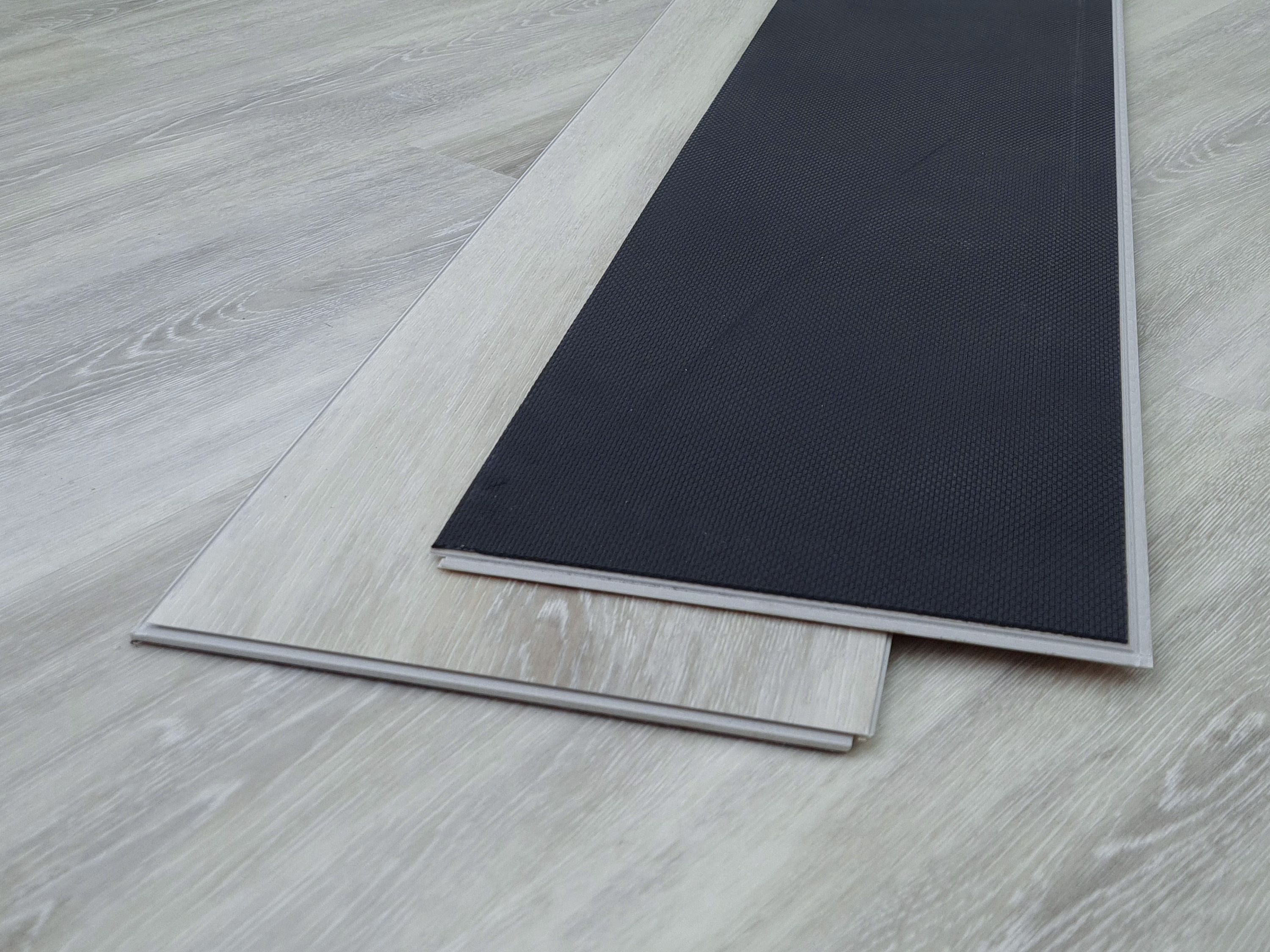 TRECOR® Klick Vinylboden Eiche Premium Silber XXL Landhausdiele 6,5 mm Stark mit integrierter Trittschallunterlage