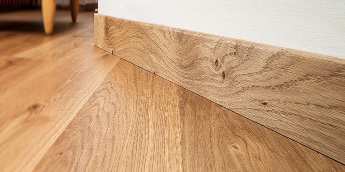 Holz Sockelleisten / Echtholzfurniert - lackiert oder geölt