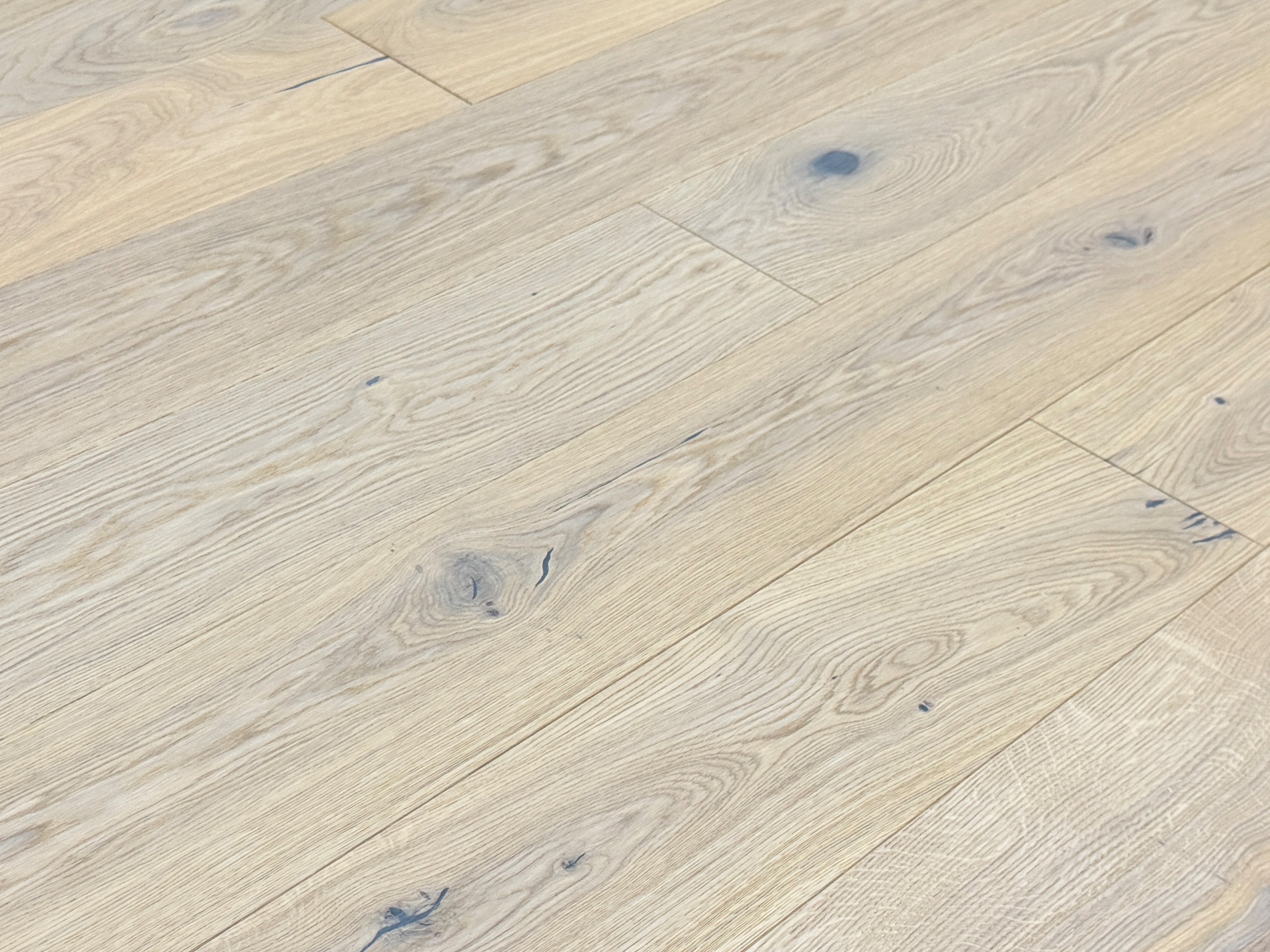 Eiche Rustikal (DE) Parkett Landhausdiele 3 Schicht gebürstet Weiss endgeölt - 5G Klicksystem