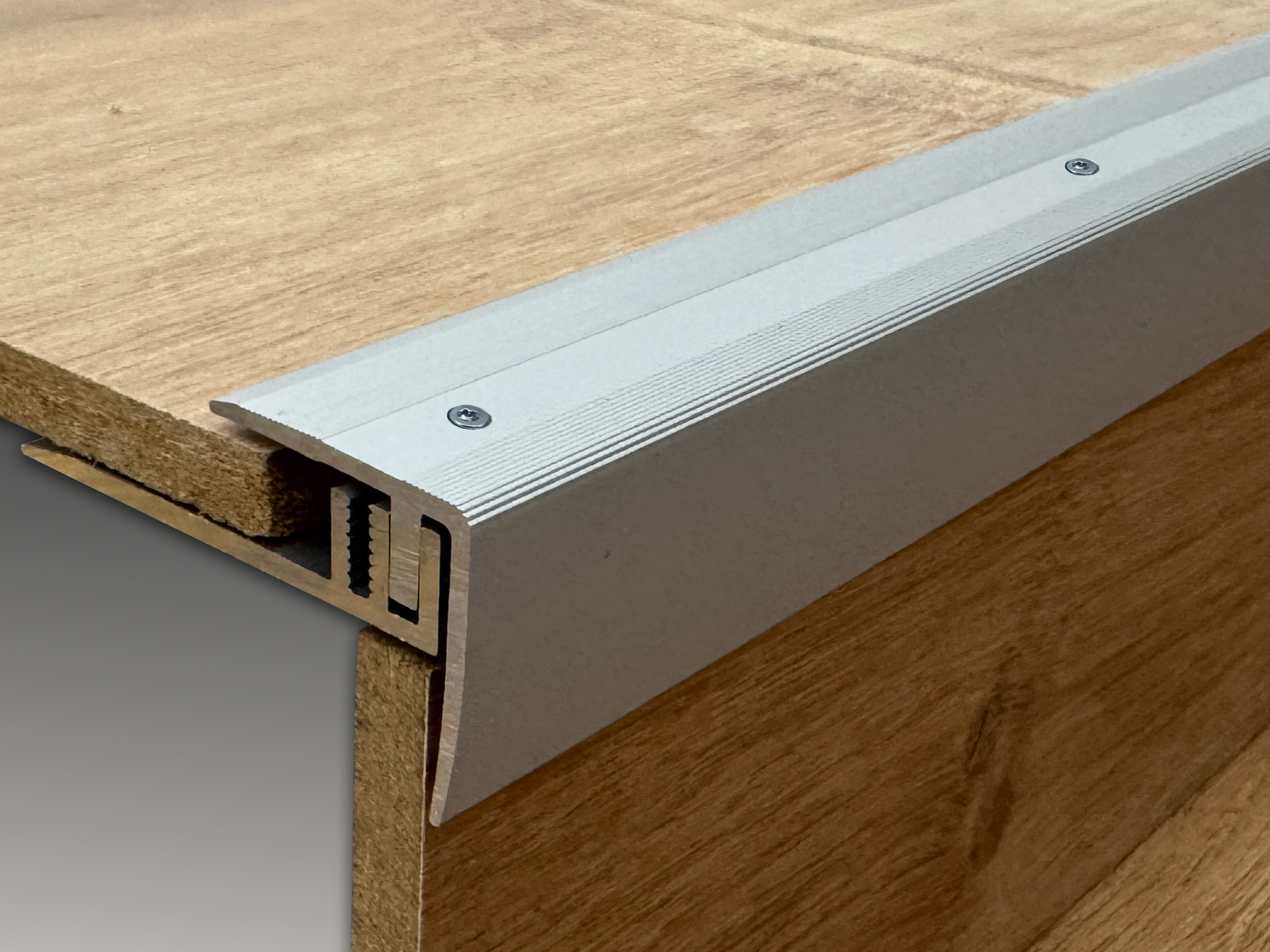 ufitec® Treppenkantenprofil - TPL PROFI - für Belagshöhen von 7-16 - Sichtkante: 28 mm, Nase: 27 mm ufitec® Treppenkantenprofil - TPL PROFI - für Belagshöhen von 7-16 - Sichtkante: 28 mm, Nase: 27 mm