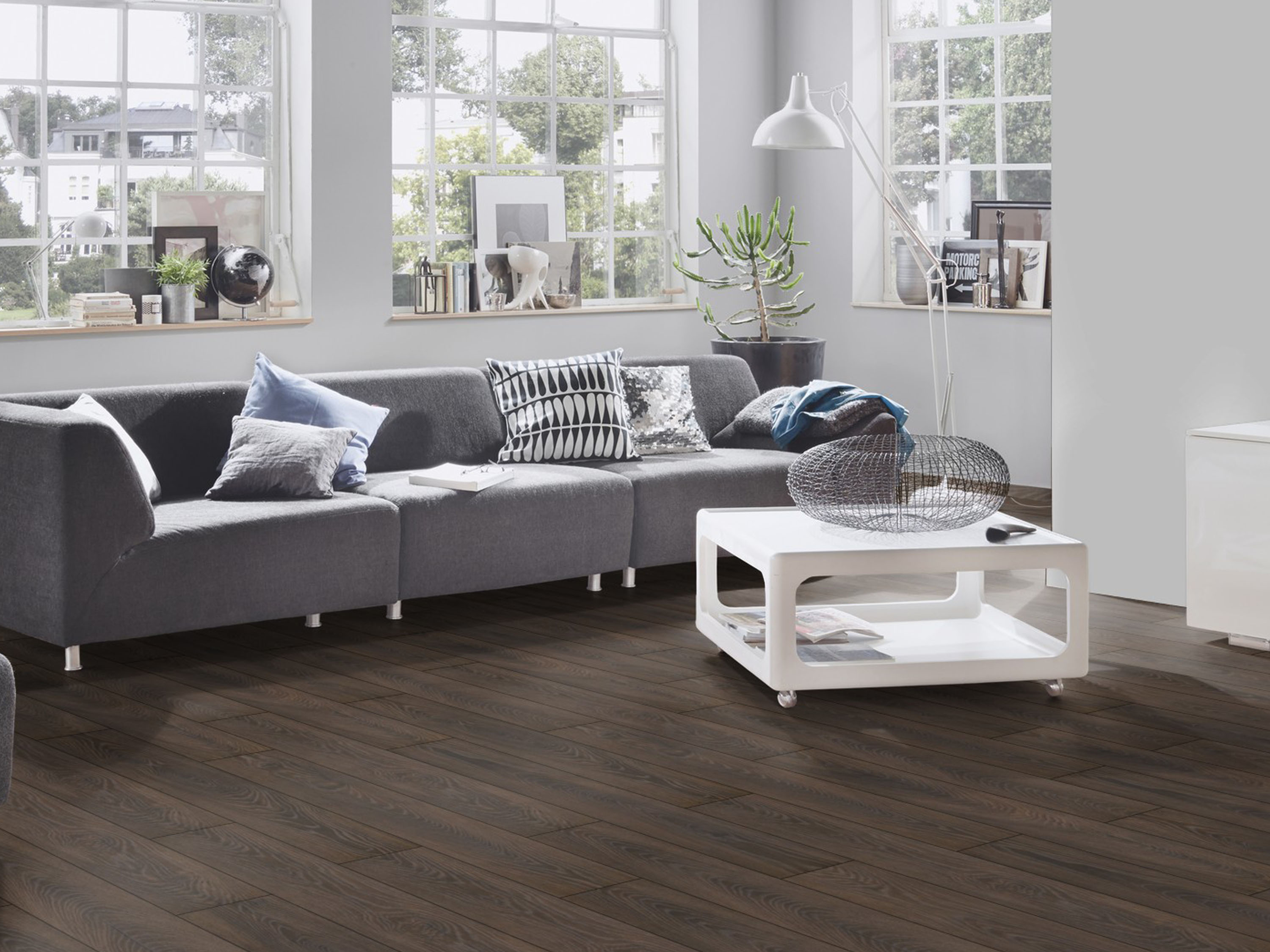 Espresso Carpenter Oak K479 Landhausdiele Laminat mit Fase Atlantic 10 - mit MO.RE KronoOriginal Espresso Carpenter Oak K479 Landhausdiele Laminat mit Fase Atlantic 10 - mit MO.RE KronoOriginal